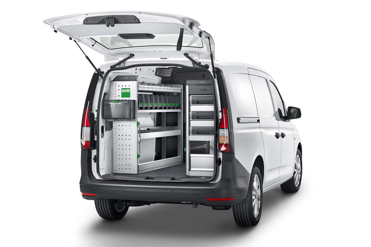 VW Caddy with in-vehicle equipment for SHK