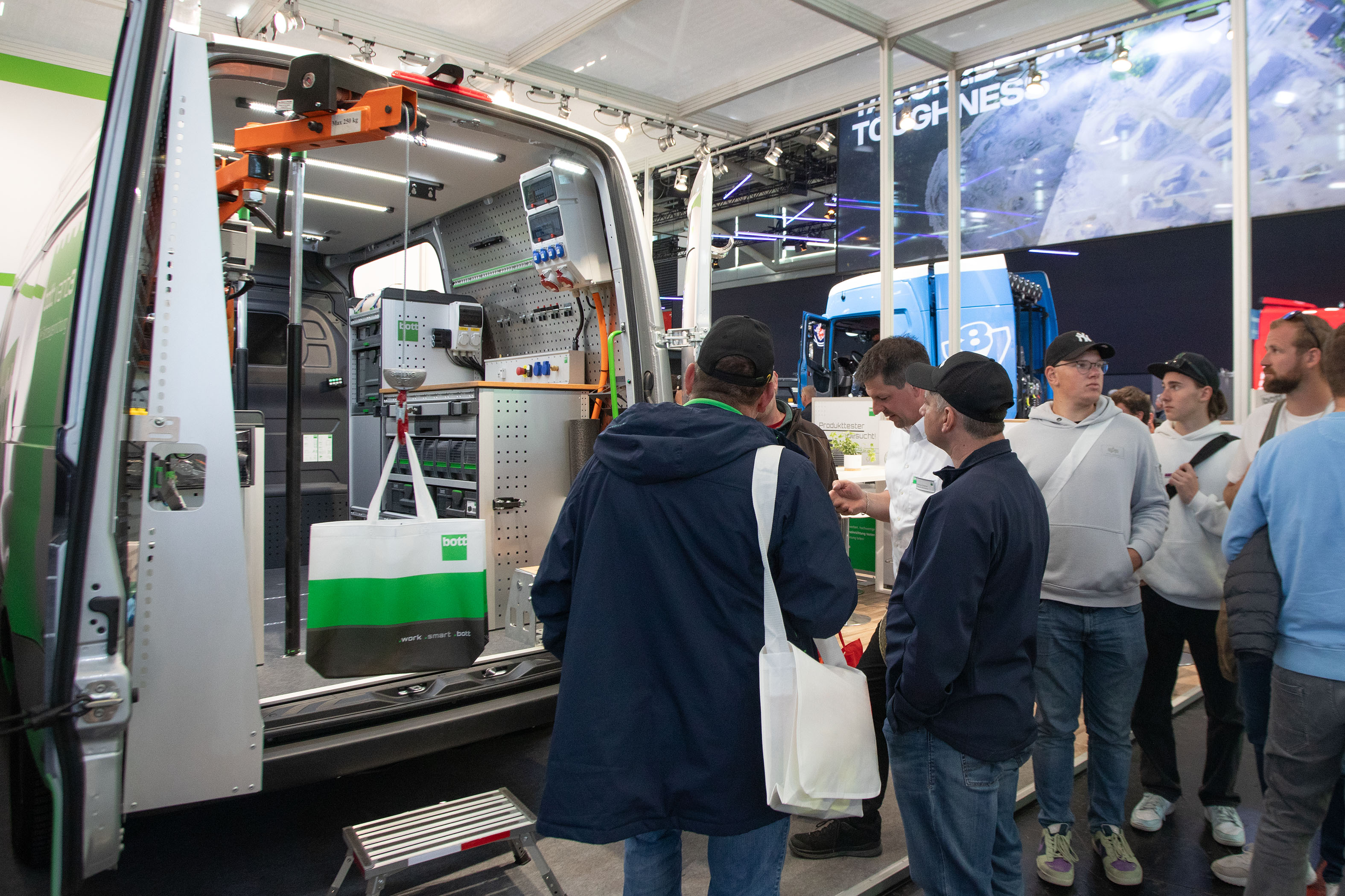 Bild2-bott-Messestand-bauma-2025-Urheber-Bott-GbmH-&-Co.-KG.jpg