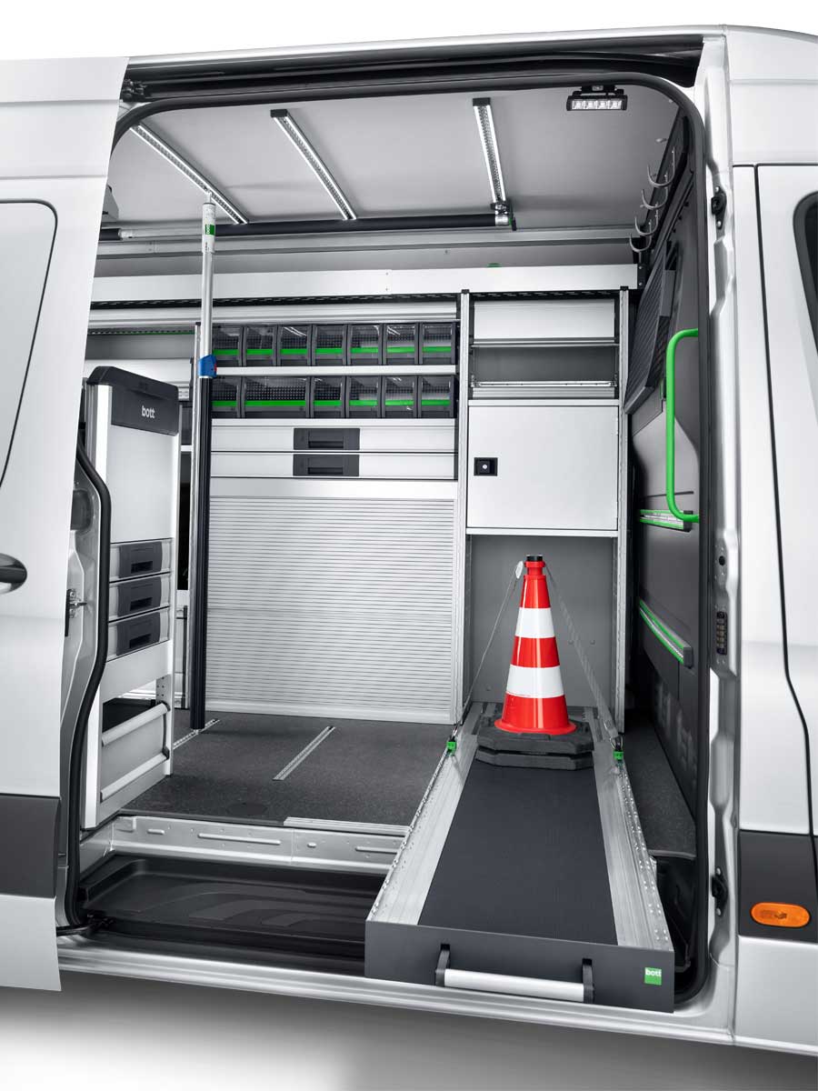 The drawers of the bott vario3 in-vehicle equipment can also be used to secure bulky loads for transport.