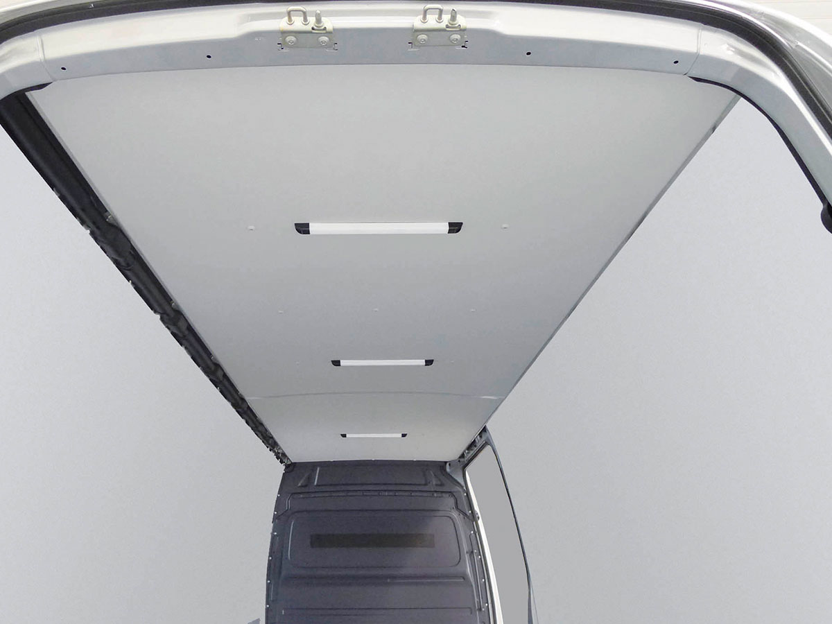 Customised load compartment protection: contour-milled headliner with 4 mm thick hollow chamber panels and more.