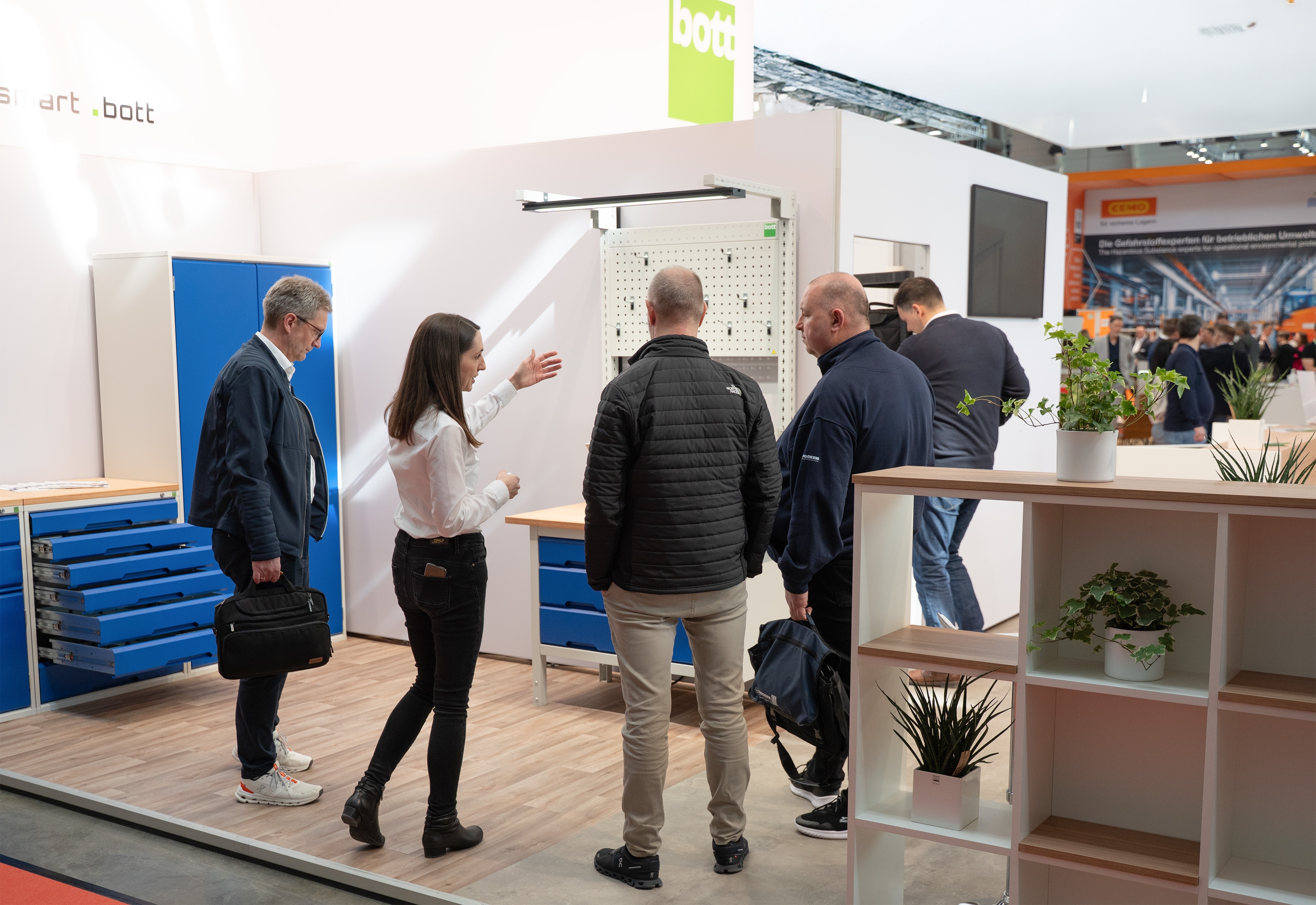Bild-1-bott-PM-Logimat-2025-Urheber-Bott-GmbH-&-Co.-KG.jpg