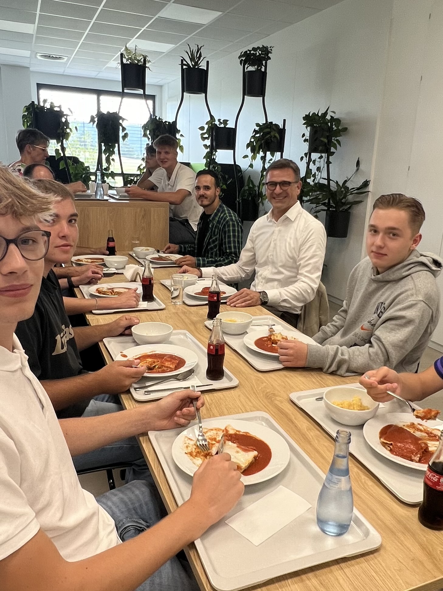 gemeinsames Mittagessen mit Azubis