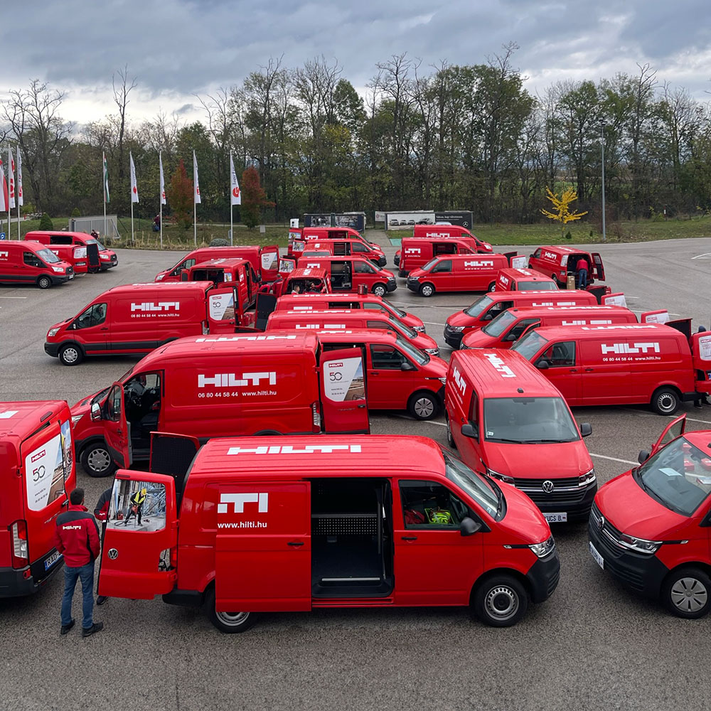 Kastenwagen unterschiedlicher Größe der Flotte von Hilti Ungarn