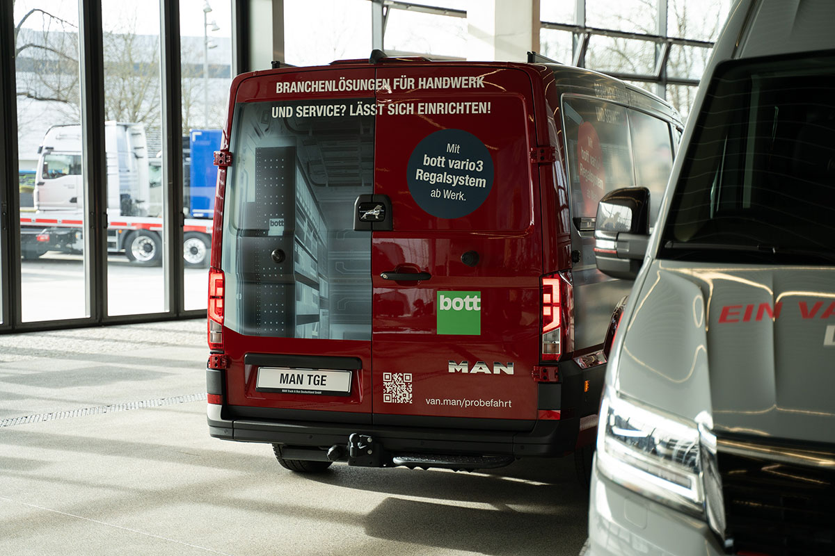 MAN TGE mit Hinterradantrieb und bott Fahrzeugeinrichtung ab Werk