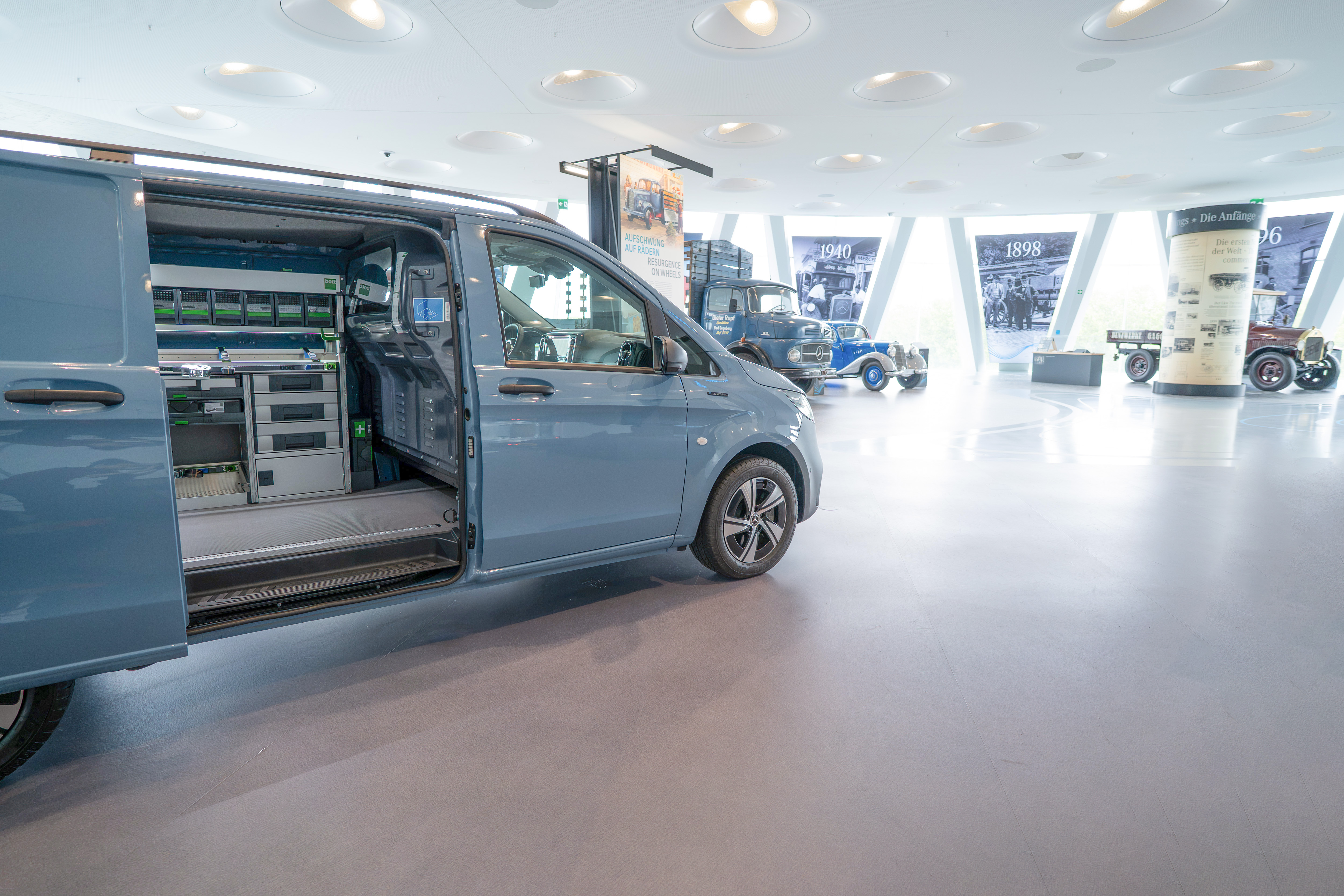 Mercedes-Benz-Museum-eVito-3.jpg
